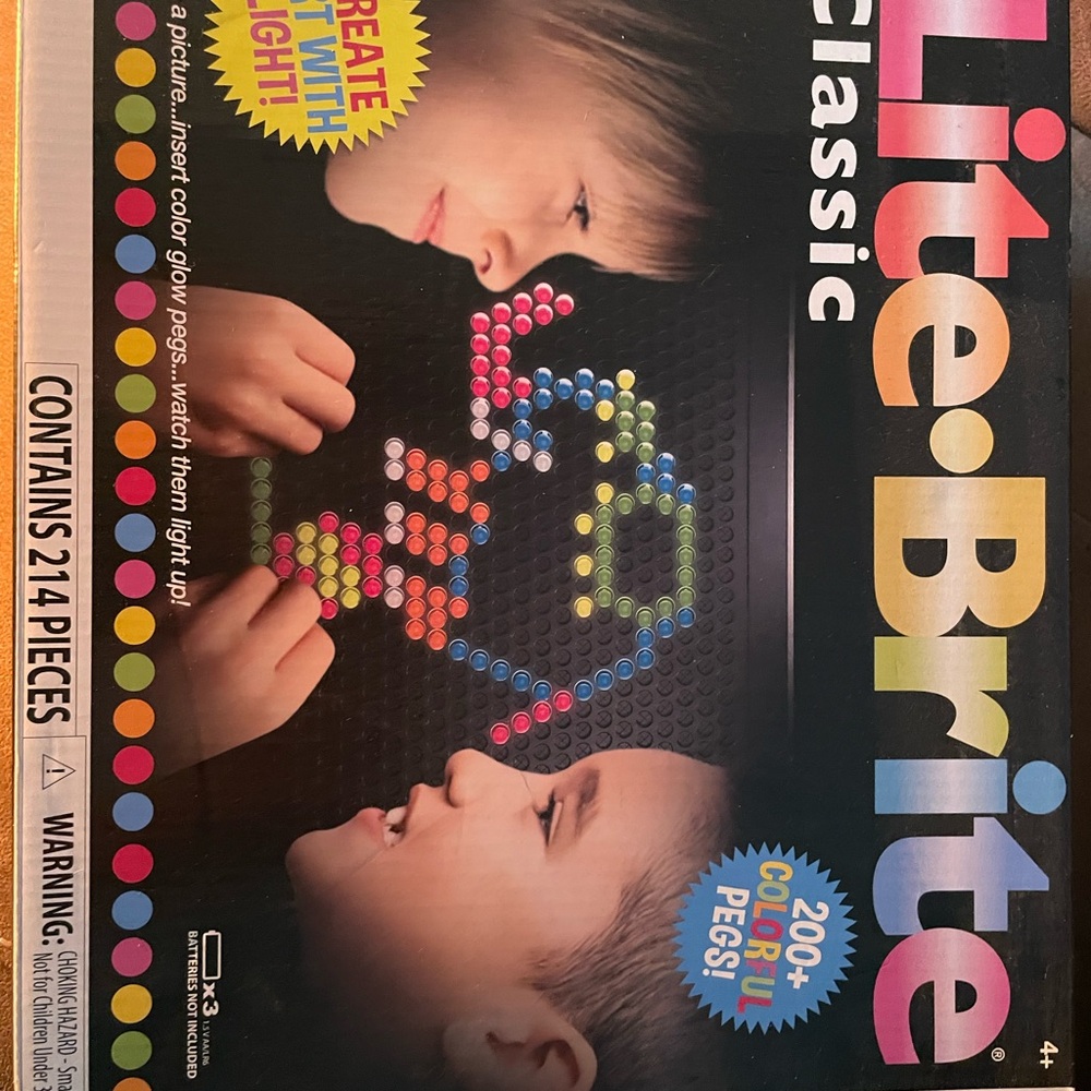 Classic Toy with Multicolor Pegs